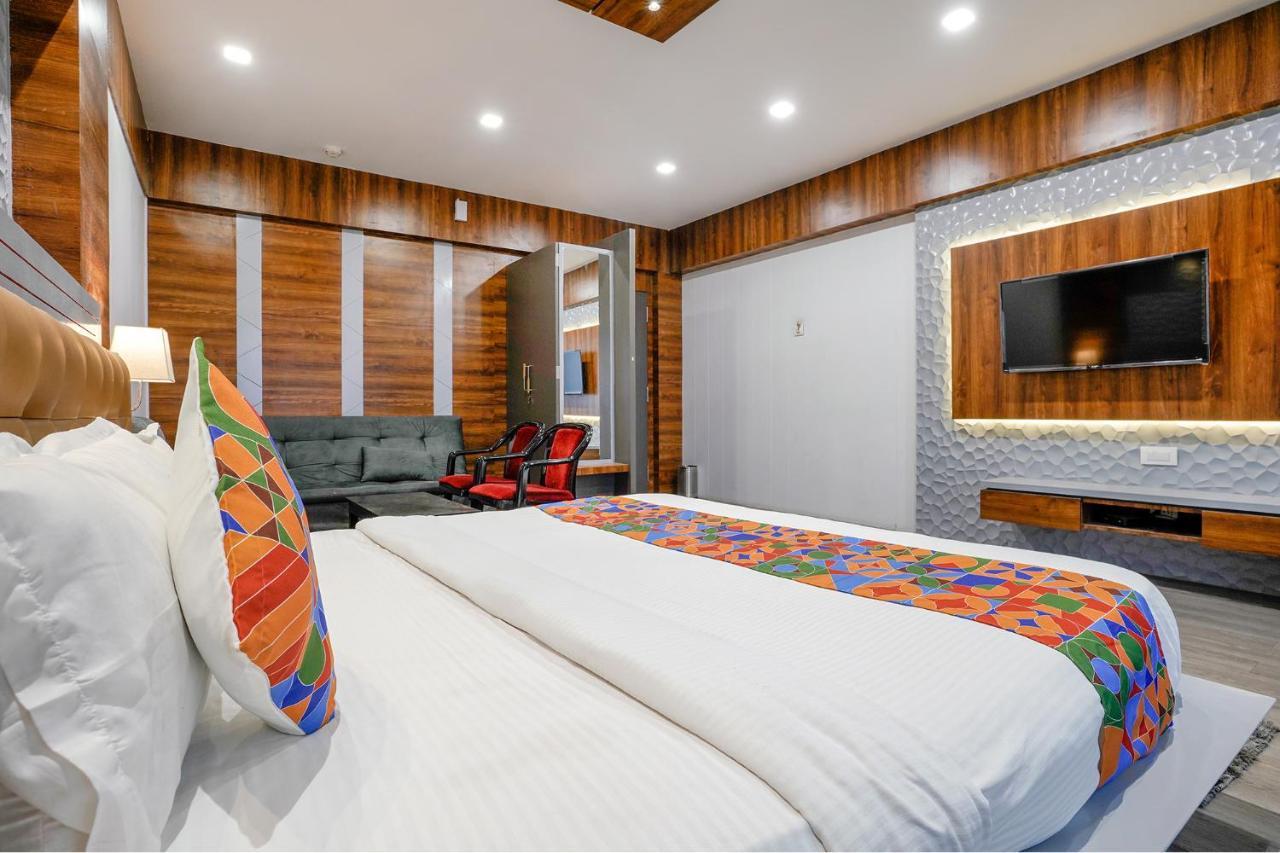 Fabhotel The Valentine - Udhna Road Súrat Exteriér fotografie