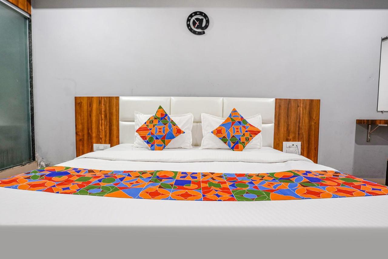 Fabhotel The Valentine - Udhna Road Súrat Exteriér fotografie