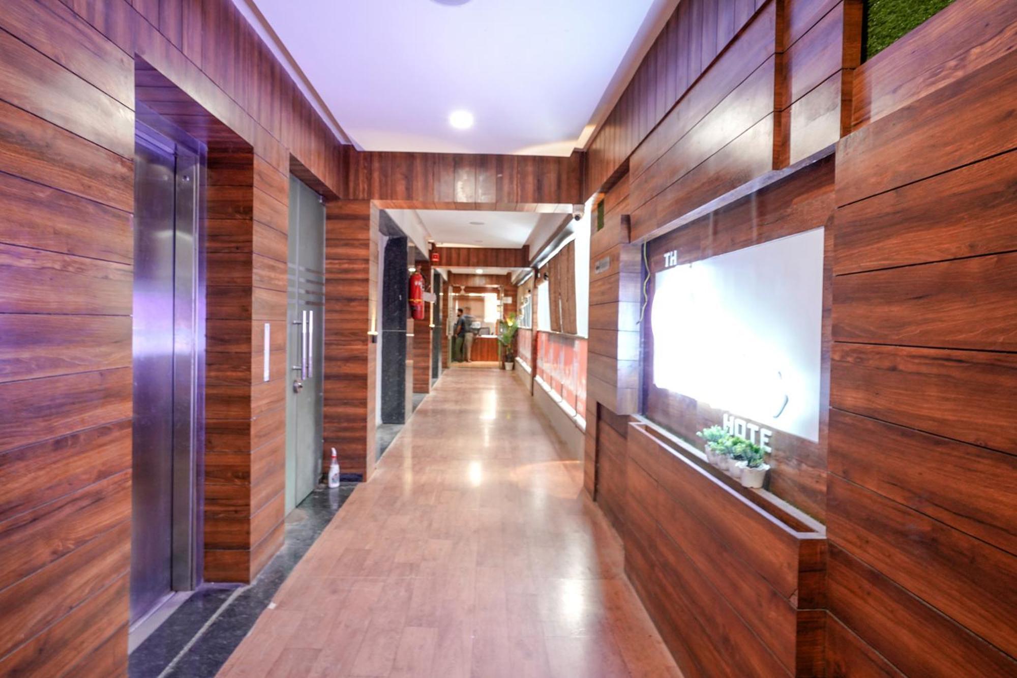 Fabhotel The Valentine - Udhna Road Súrat Exteriér fotografie