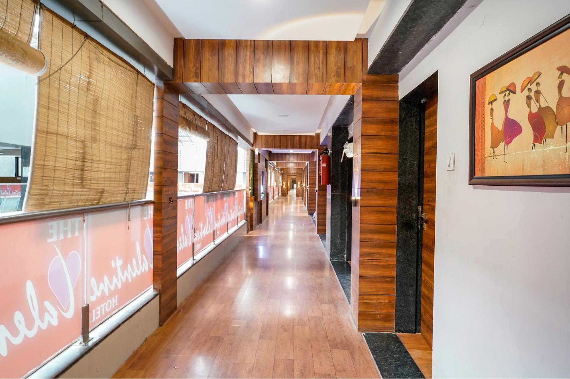 Fabhotel The Valentine - Udhna Road Súrat Exteriér fotografie