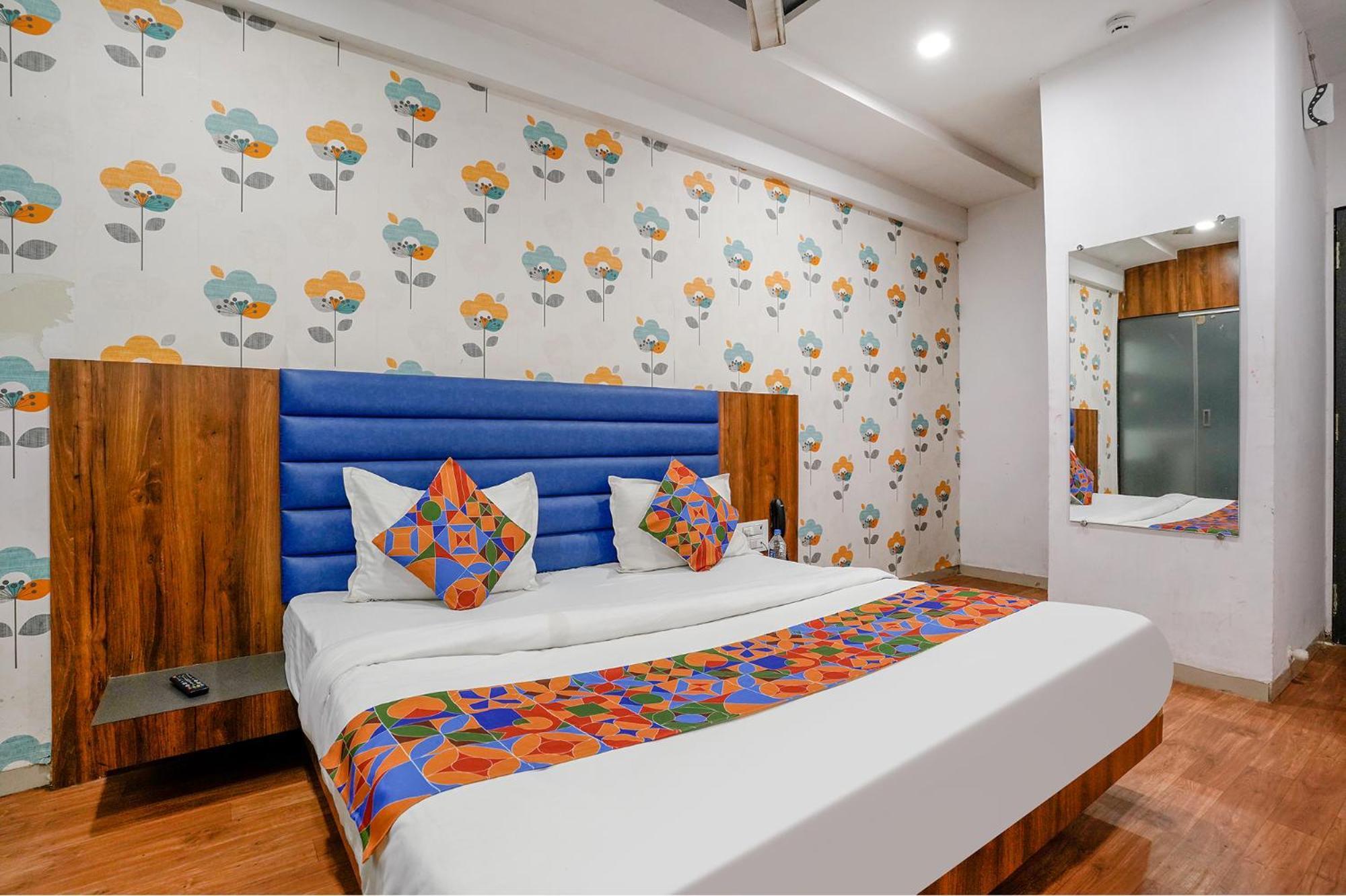 Fabhotel The Valentine - Udhna Road Súrat Exteriér fotografie
